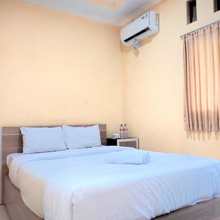 Wisma Mutiara Near Alun Alun Demak Mitra Reddoorz Exterior photo